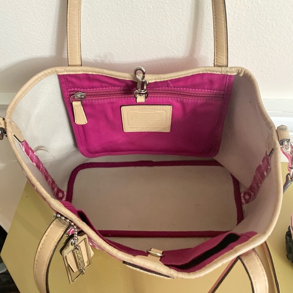 Coach Art Signature Small Tote bag - Picture 6 of 11